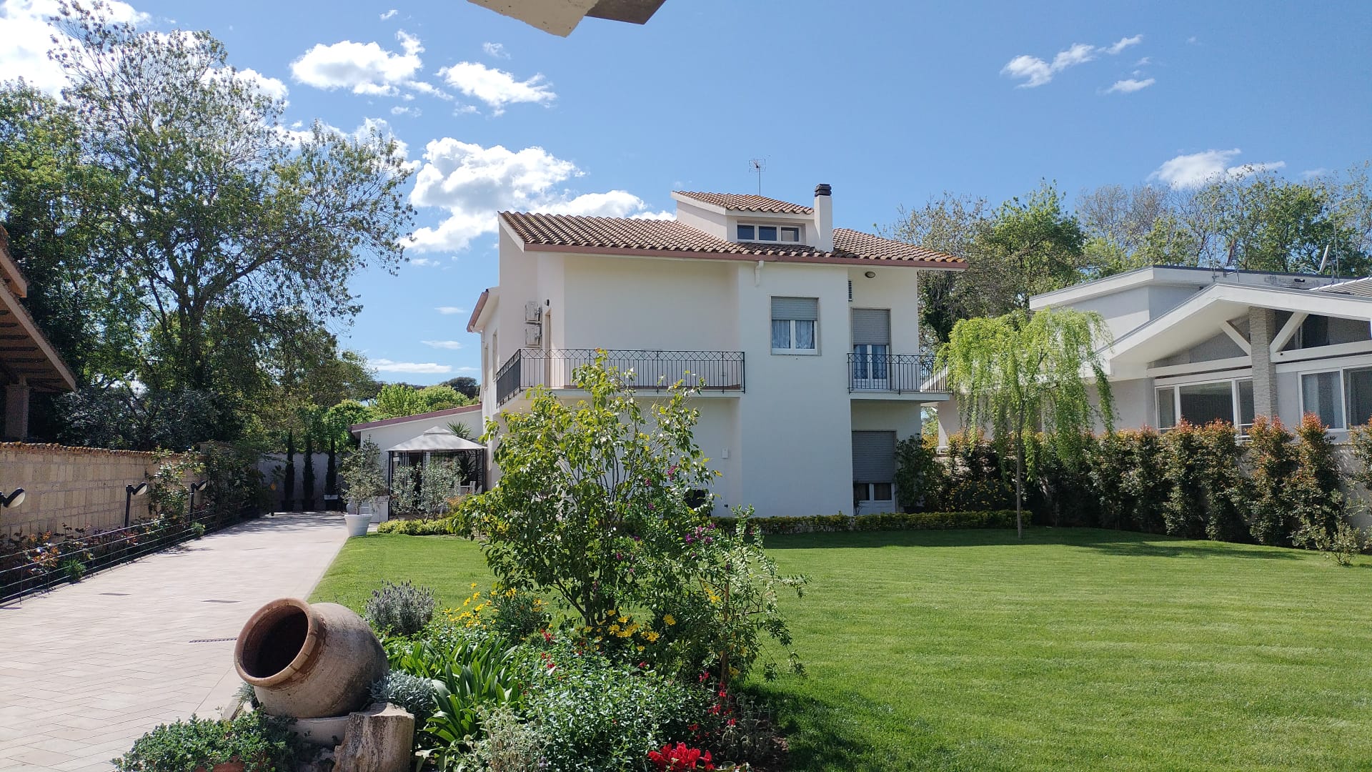 Romana Guest House Sunny Courtyard Terrace